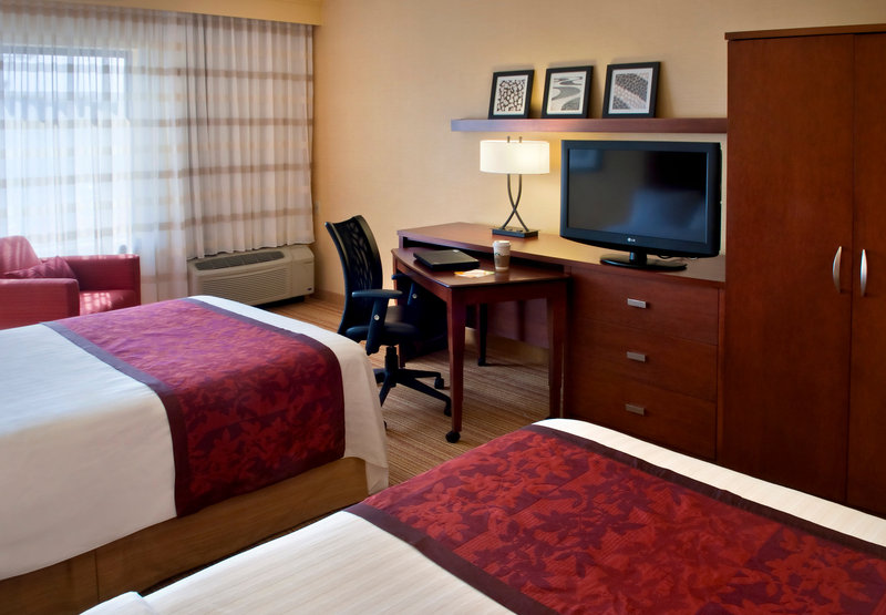 Courtyard by Marriott Boston Stoughton - Stoughton, MA
