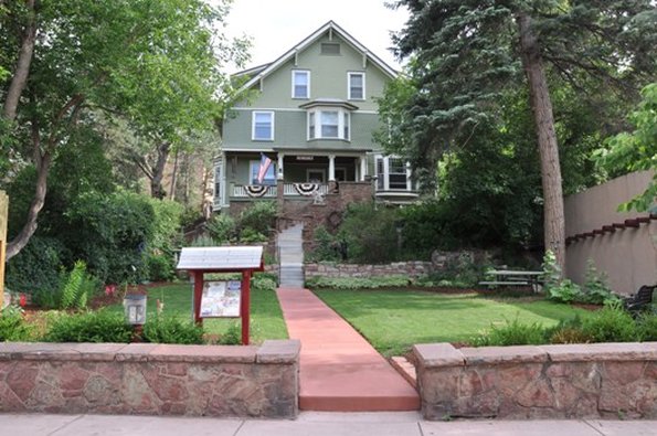 Avenue Hotel B & B