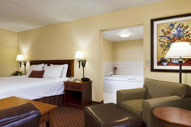 Hampton Inn McHenry - McHenry, IL