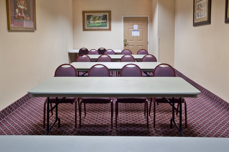 Holiday Inn Express MACON (I-75 & RIVERSIDE) - Macon, GA