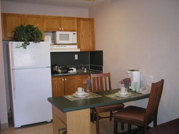 Crestwood Suites - UCF - Room
