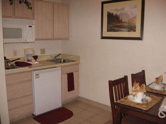 Sun Suites of Smyrna-Vinings - Smyrna, GA