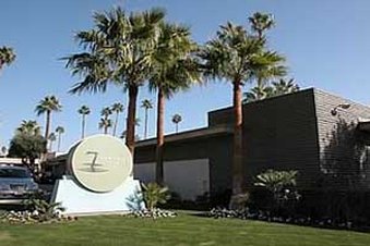 7 Springs Inn & Suites - Palm Springs, CA
