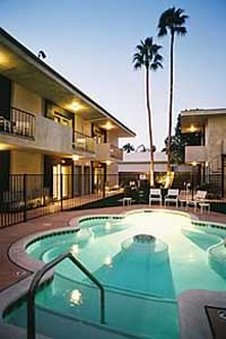 7 Springs Inn & Suites - Palm Springs, CA