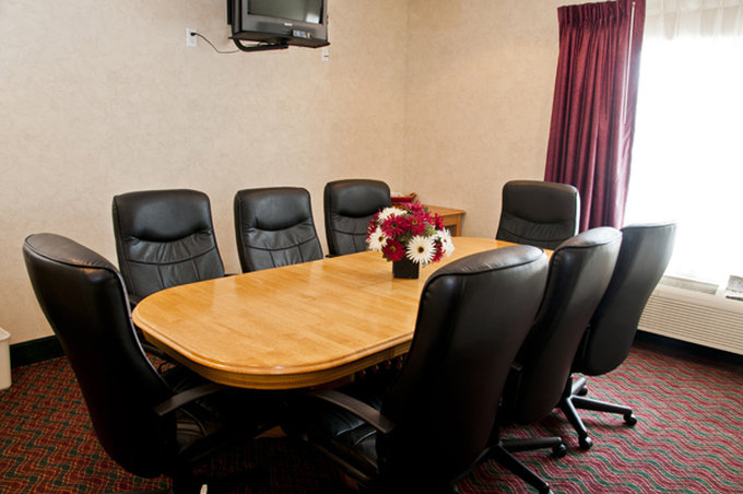 BEST WESTERN PLUS Howe Inn - Howe, IN