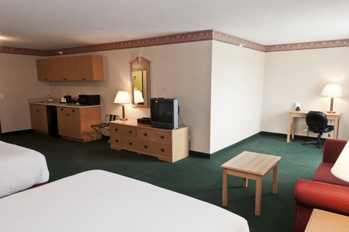 BEST WESTERN PLUS Howe Inn - Howe, IN