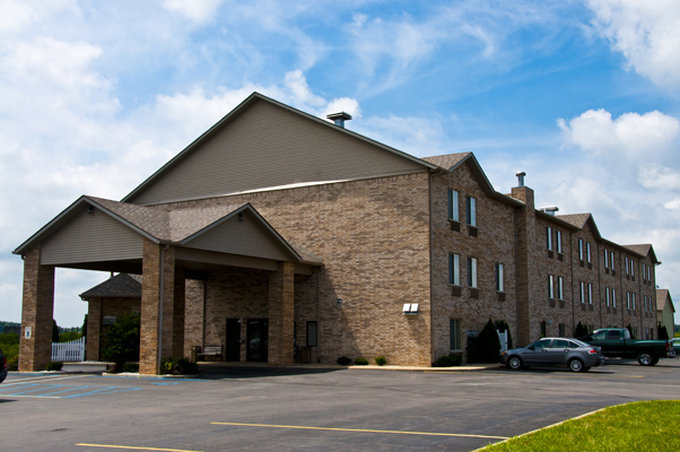 BEST WESTERN PLUS Howe Inn - Howe, IN