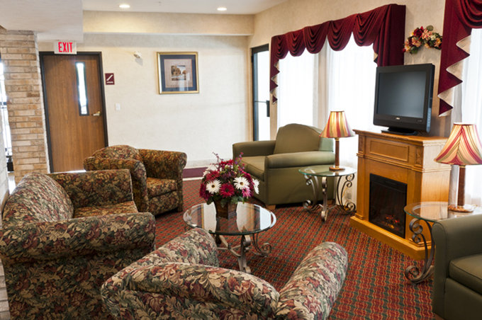 BEST WESTERN PLUS Howe Inn - Howe, IN