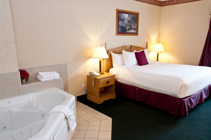 BEST WESTERN PLUS Howe Inn - Howe, IN