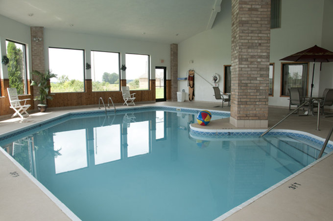 BEST WESTERN PLUS Howe Inn - Howe, IN