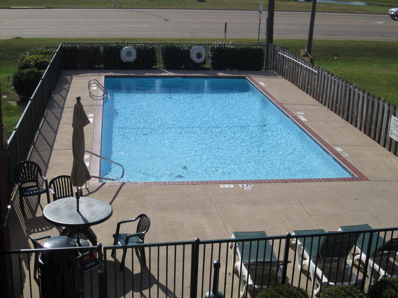 Americas Best Value Inn - West Point, MS