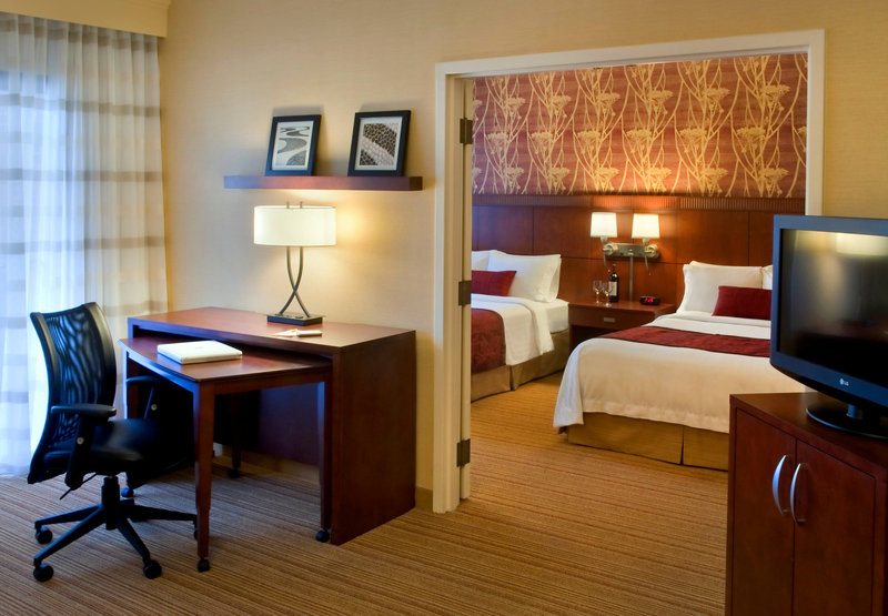 Courtyard by Marriott Boston Stoughton - Stoughton, MA