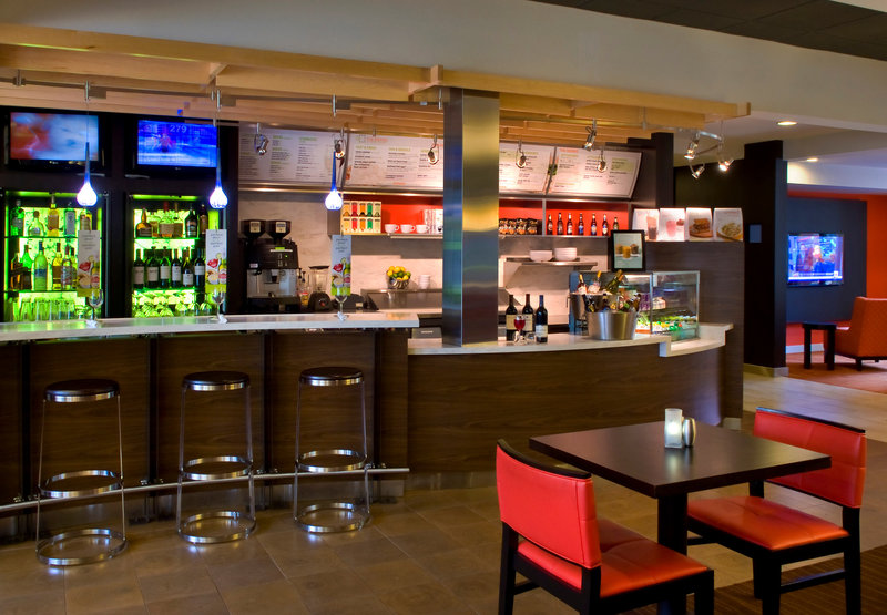 Courtyard by Marriott Boston Stoughton - Stoughton, MA