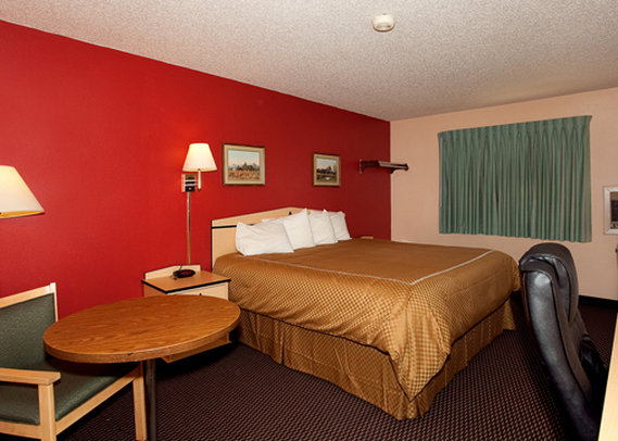 Americas Best Value Inn - Hutchinson, KS