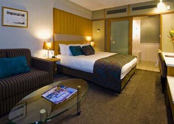 Quality Hotel Downtowner On Lygon - Room