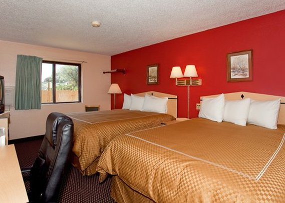 Americas Best Value Inn - Hutchinson, KS