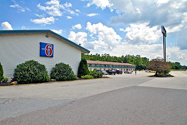 Motel 6 - Leominster, MA
