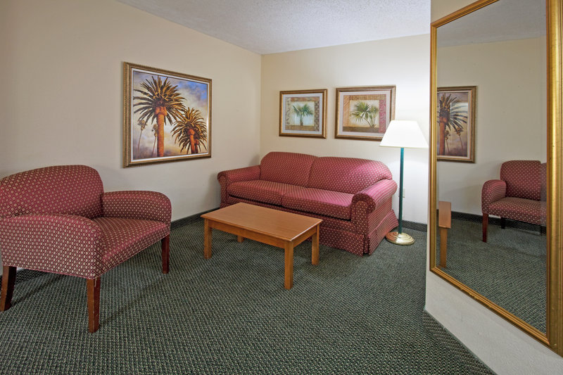 Holiday Inn Express Hotel & Suites Miami-Hialeah (Miami Lakes) - Miami Lakes, FL