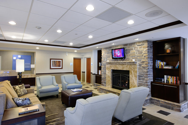 Holiday Inn Express PHILADELPHIA AIRPORT - Marcus Hook, PA
