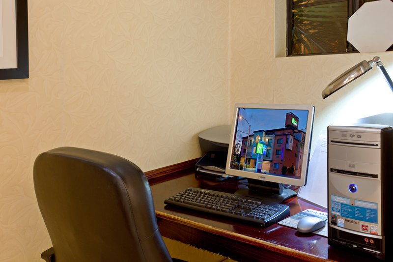 Holiday Inn Express SAN DIEGO-LA MESA (SDSU AREA) - Guatay, CA