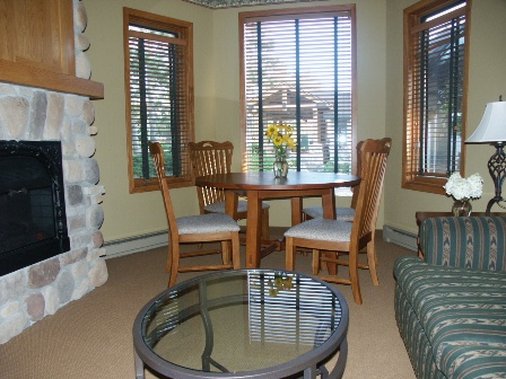Riverwood Inn - Monticello, MN