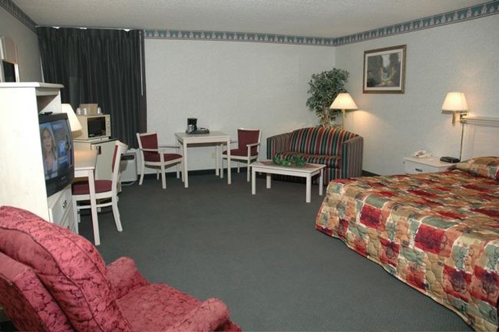 Key West Inn - Baxley, GA