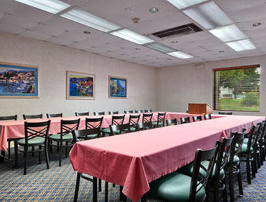 Holiday Inn Express Hotel & Suites Maumelle - Maumelle, AR