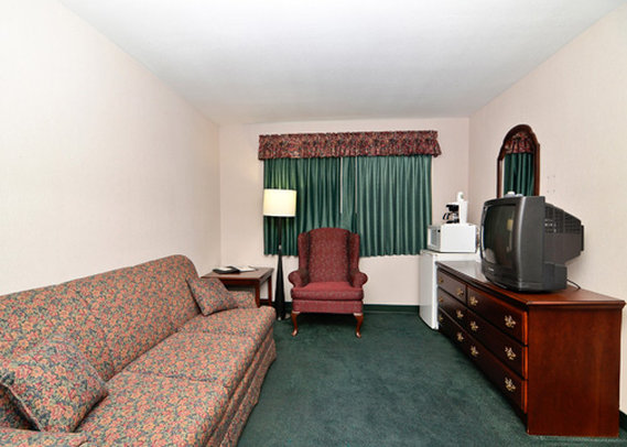 Quality Inn & Suites - Stoughton, WI