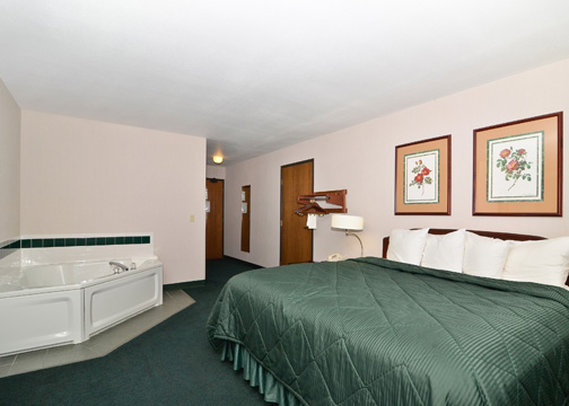 Quality Inn & Suites - Stoughton, WI