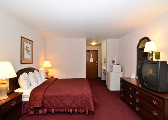 Quality Inn & Suites - Stoughton, WI