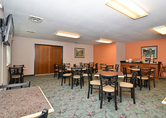 Quality Inn & Suites - Stoughton, WI