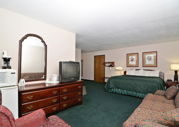 Quality Inn & Suites - Stoughton, WI