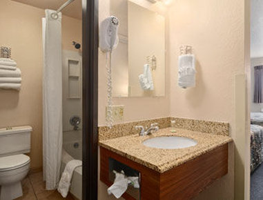 Super 8 Hotel - Bozeman, MT