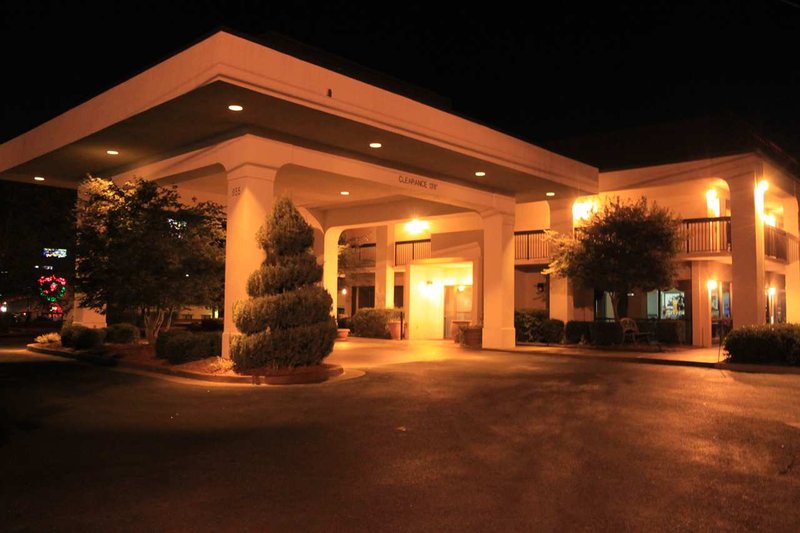 Baymont Inn and Suites McDonough - McDonough, GA