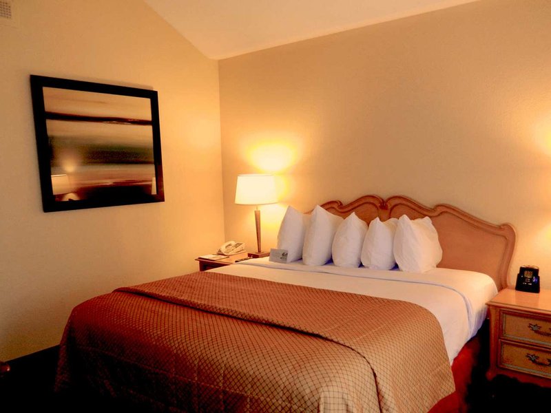 Embassy Suites By Hilton New Orleans Convention Center - New Orleans, LA