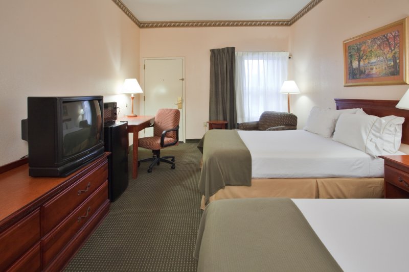 Holiday Inn Express PLYMOUTH - Kelford, NC
