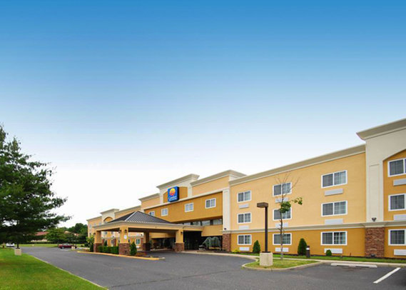 Comfort Inn And Suites - Eatontown, NJ