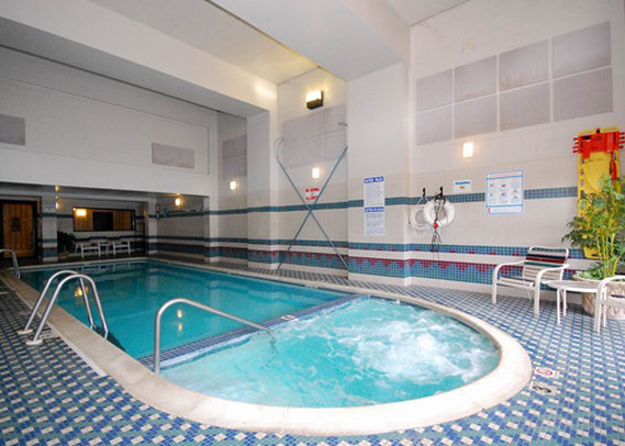 Comfort Inn And Suites - Eatontown, NJ