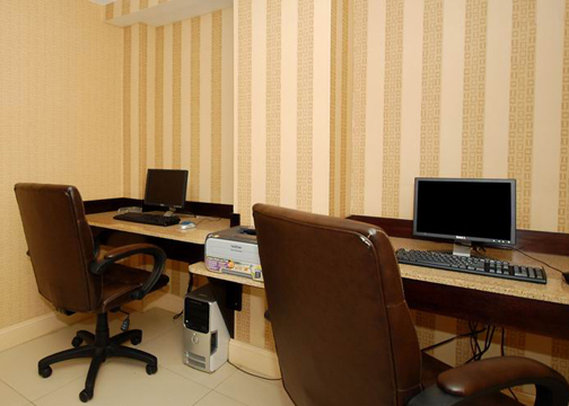 Comfort Inn And Suites - Eatontown, NJ