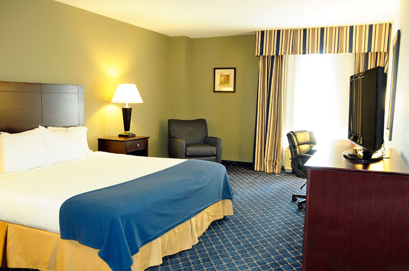 Holiday Inn Express-Delafield - Delafield, WI
