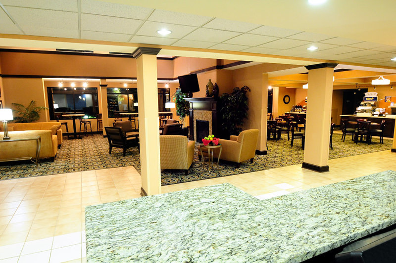 Holiday Inn Express-Delafield - Delafield, WI