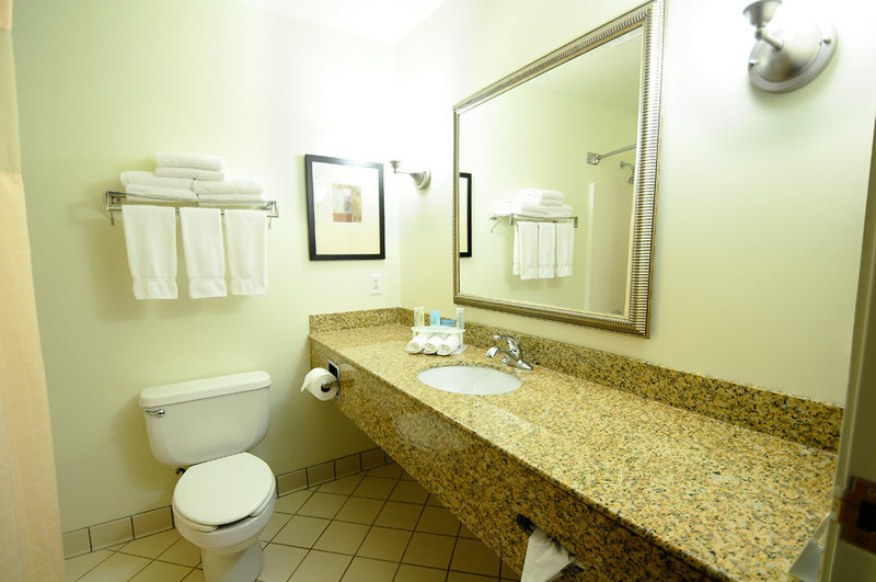 Holiday Inn Express-Delafield - Delafield, WI
