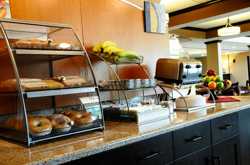 Holiday Inn Express-Delafield - Delafield, WI