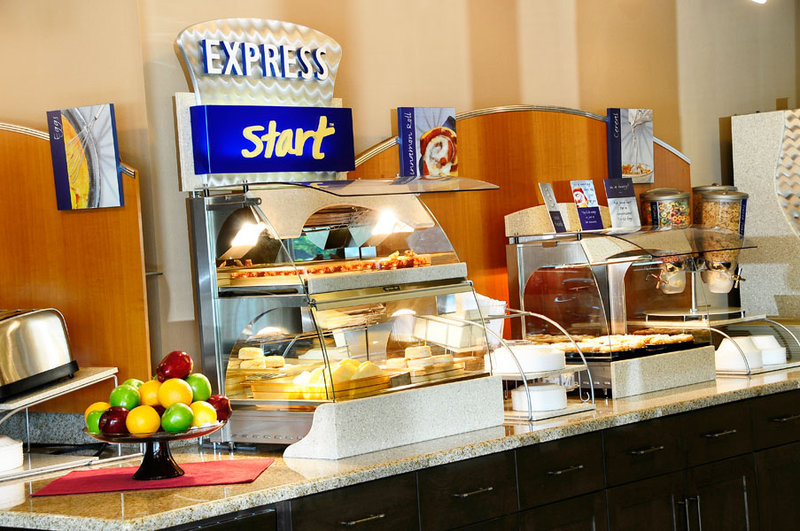 Holiday Inn Express-Delafield - Delafield, WI