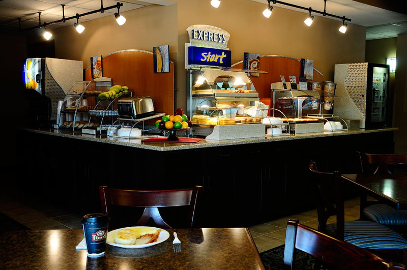 Holiday Inn Express-Delafield - Delafield, WI