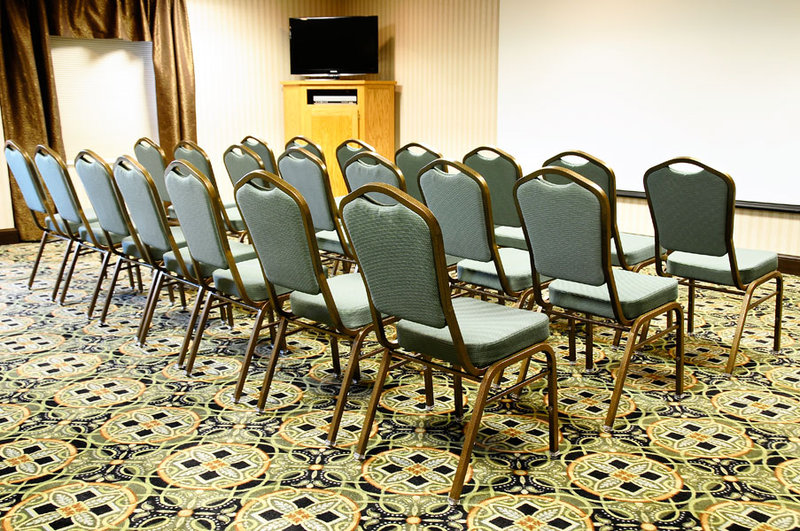 Holiday Inn Express-Delafield - Delafield, WI