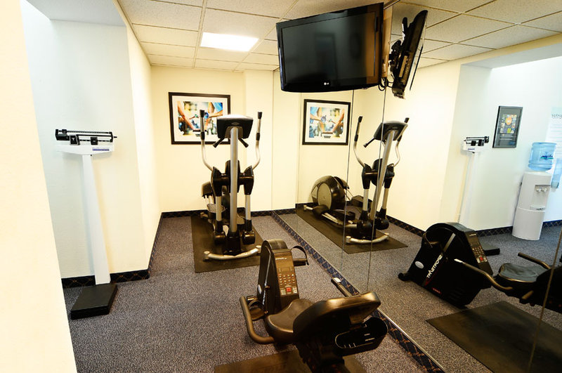 Holiday Inn Express-Delafield - Delafield, WI