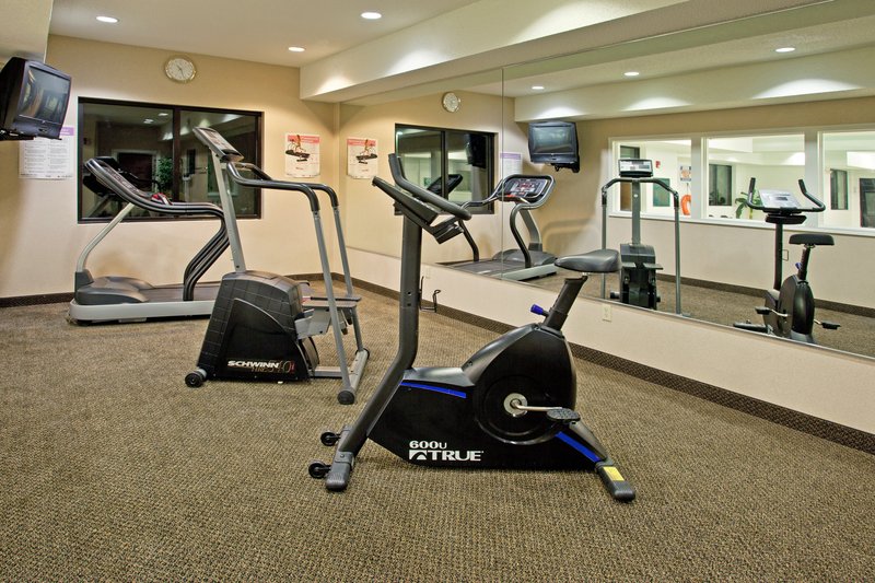 Holiday Inn Express GROVE CITY (OUTLET CENTER) - Mercer, PA