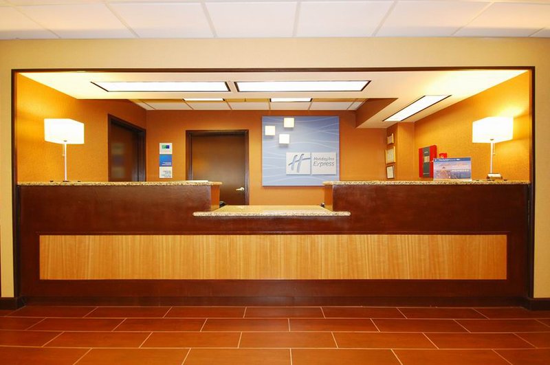 Holiday Inn Express Forsyth - Forsyth, GA