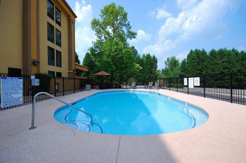 Holiday Inn Express Forsyth - Forsyth, GA